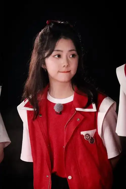 谭松韵参加"跑男",和baby坐在一起,气质太绝了吧|李沁|周笔畅|蔡徐坤