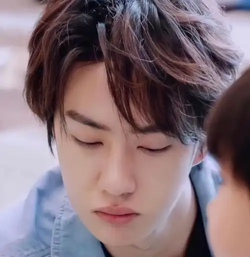 王一博&肖战有夫妻脸,邓伦撒娇像萌娃,李现嘟嘴超凶