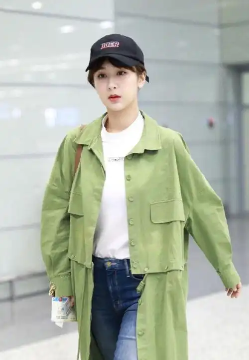 杨紫的时尚穿搭休闲又显气质让你美出新高度