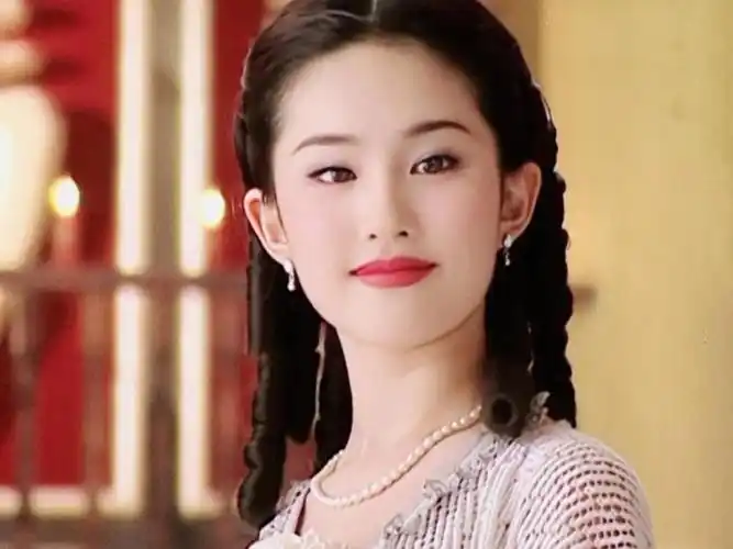 刘亦菲|白秀珠:外表绿茶味十足,内核冷静清醒的人间富贵花