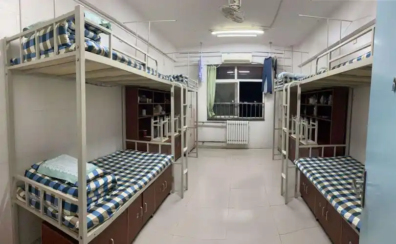 "劳教结合,互学互鉴"——民大附中组织男女检查员互查宿舍