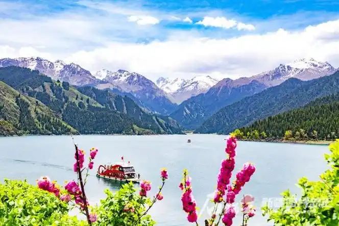 天山天池美景.资料图