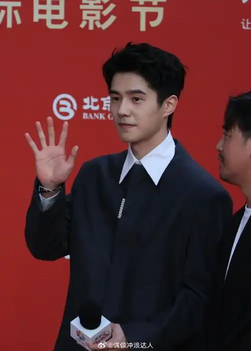 刘昊然帅回来了