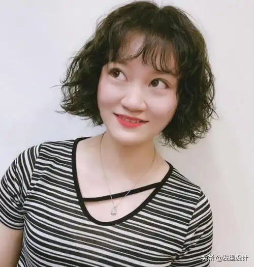 炎炎夏日来款流行短发烫发发型做夏季清新优雅短发小仙女吧,发型 流行