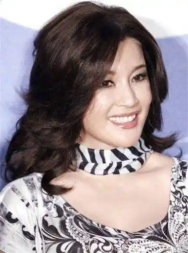 "辈的5位女演员,个个优雅迷人,而她却选择了"玻酸"_大陆_电视_中国