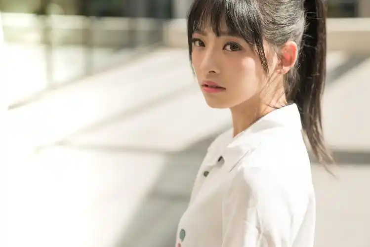 sing林津伊写真清新美好明眸皓齿似拍牙膏广告