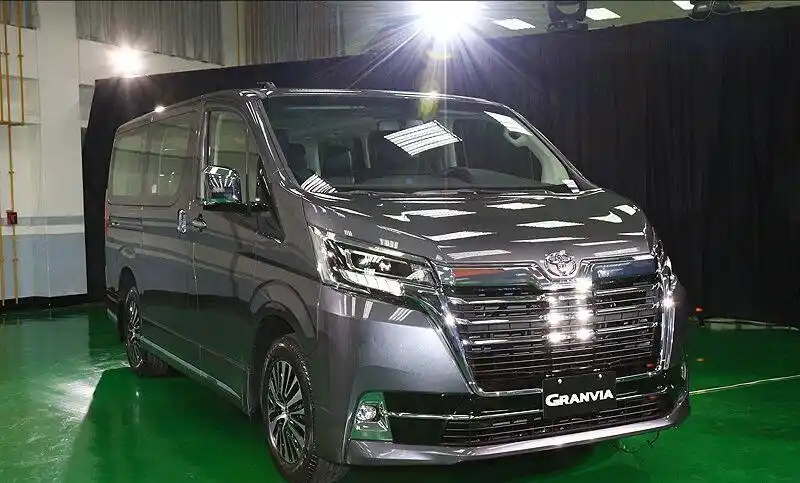 丰田海狮商务车新款顶配丰田海狮实拍