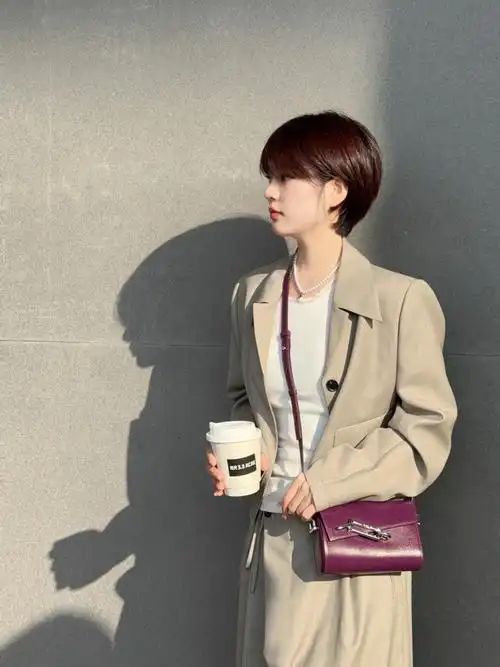 潮流女生短发look