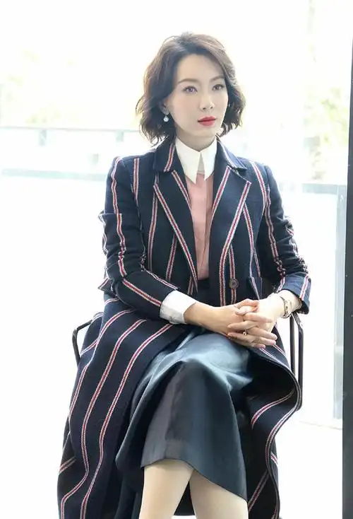 42岁秒变20岁青春少女,看完我也想剪短发了|陈数|发型|短发_新浪新闻