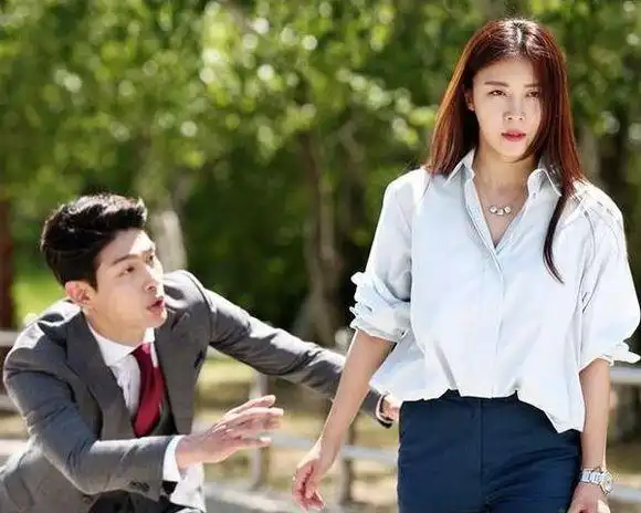 韩剧《爱你的时间》公开河智苑崔正元膝盖耻辱_电视剧_美桌网