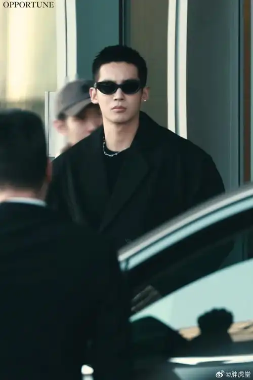 于适今日份机场照,机场照最帅的一次  帅得我有点崩溃了,霸道总裁阿