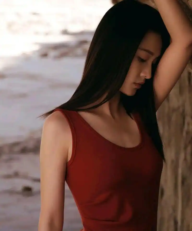 李沁精修美图来了,美是美,但感觉像换了个人一样,气质完全变了.