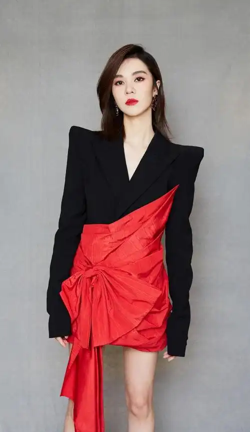 长头发的郁可唯,没想到能这么美