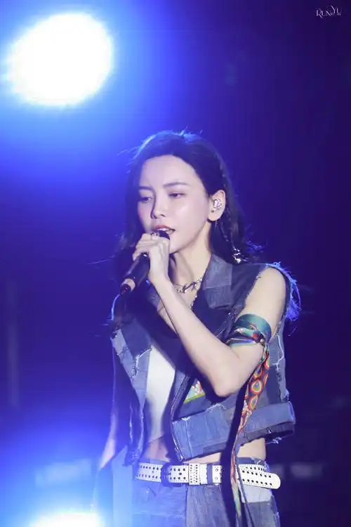 20 唱跳女歌手 in 苏州