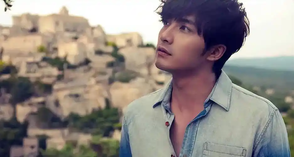 贺军翔涉刑事案件震惊娱乐圈,住所遭警方搜查