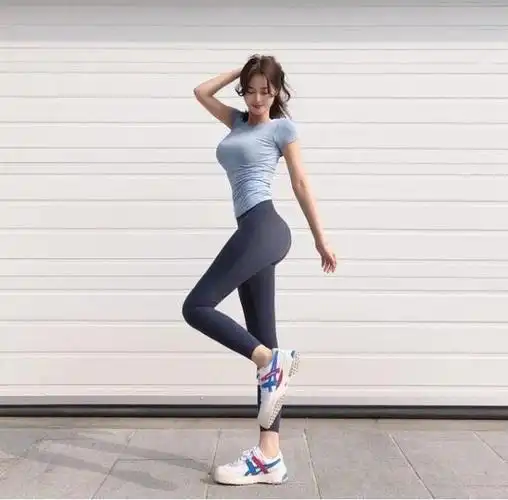 傲人身材完美呈现韩国健身美女黄金比例腰臀让你羡慕