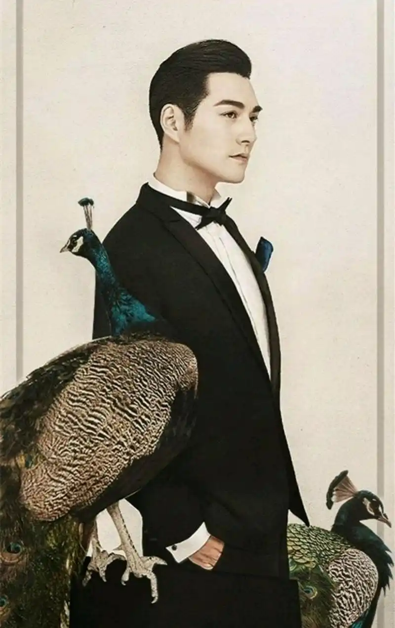 严屹宽七张最帅侧颜照,图二清秀,图五高贵,最后一张男友力爆棚