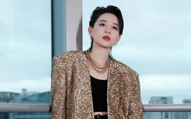 【李斯丹妮】了不起舞社2总决赛舞台,李斯丹妮晚班地铁时间管理到位!