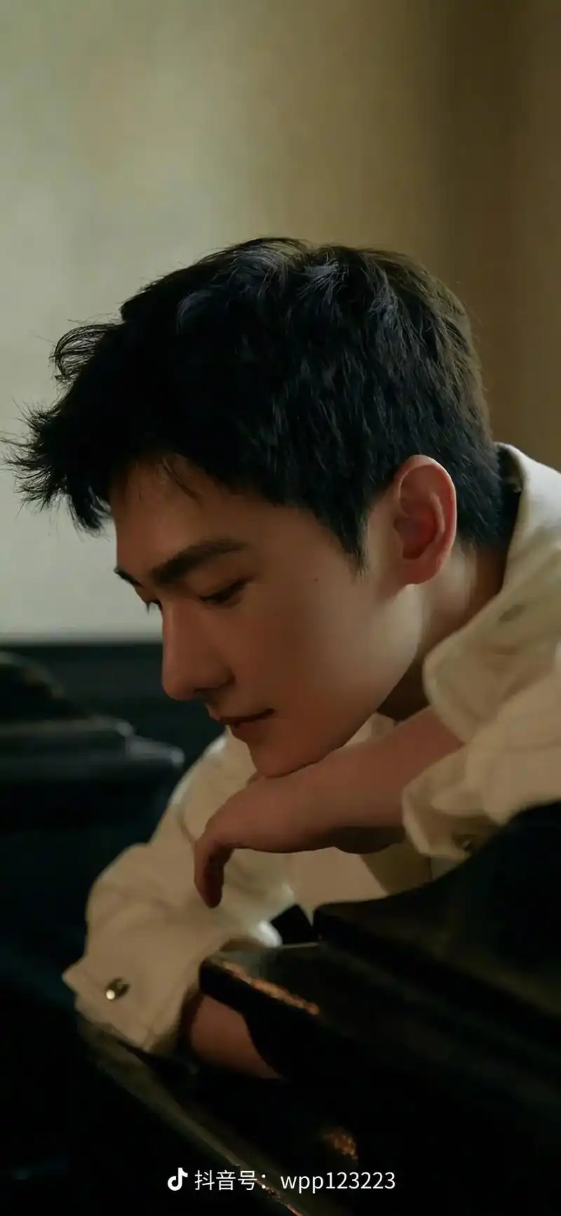 杨洋高清无水印图合集,帅到没朋友#杨洋 #侧颜杀 - 抖音