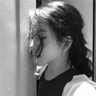 抖音最火头像女生伤感黑白2019 人们总是忽然就相爱忽然就不爱了