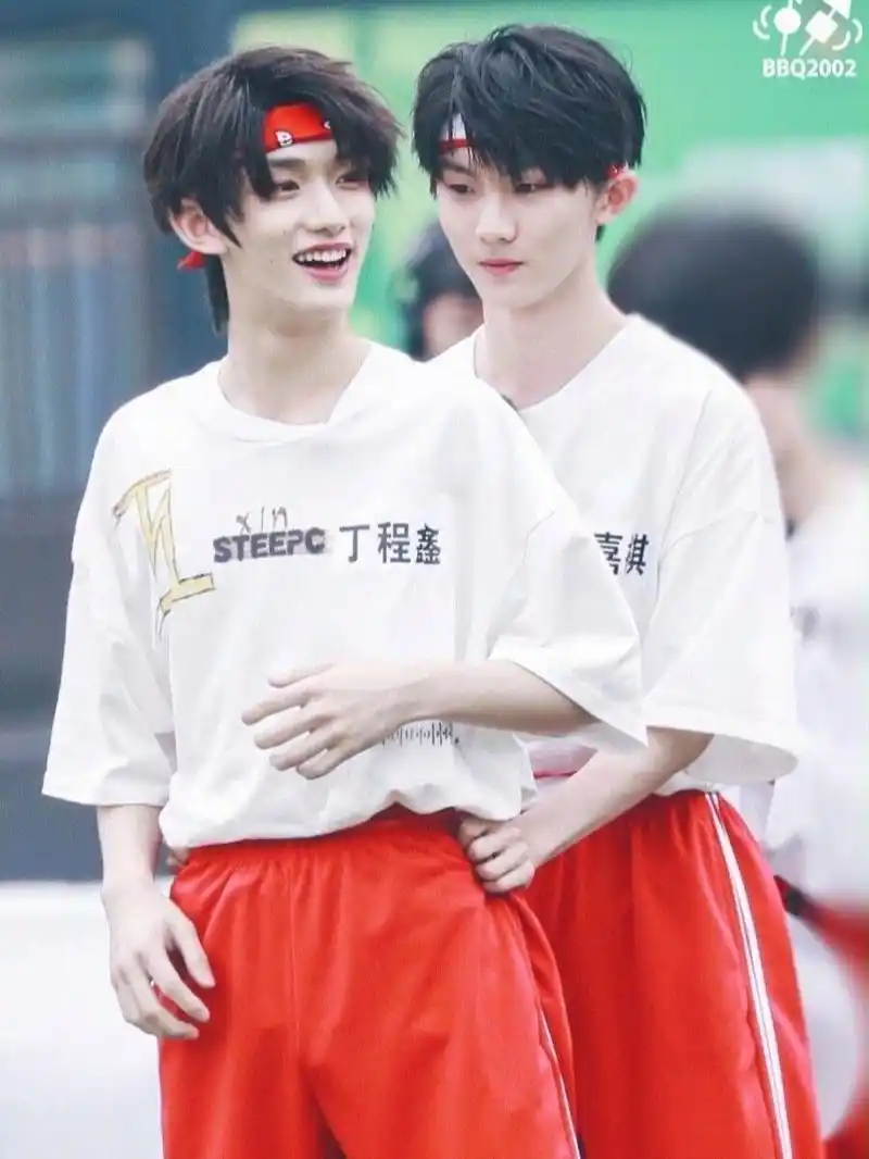 马嘉祺和丁程鑫的cp照片