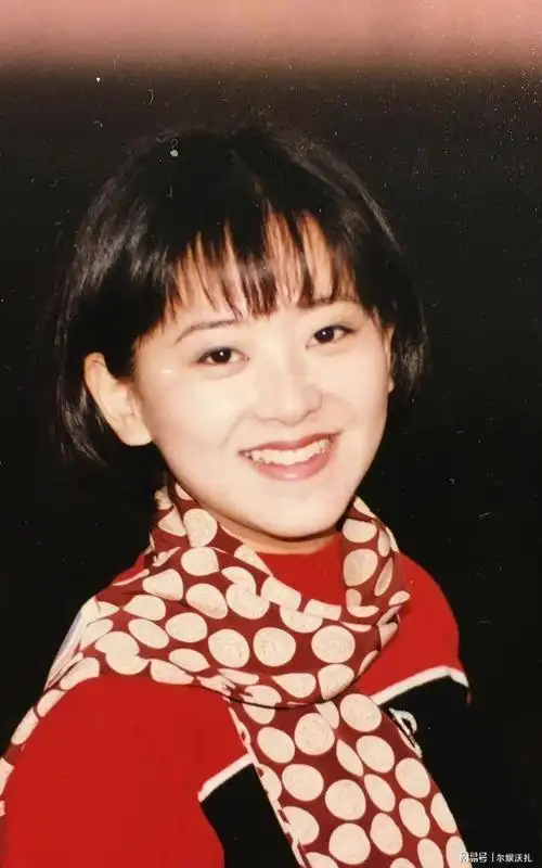 女神如果说要定义小鹿姐姐在童年的地位,那用现在的词就是"真正的年轻