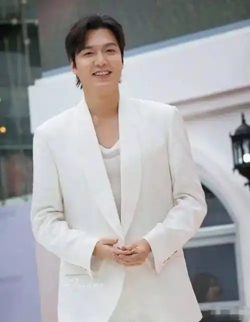 面部浮肿太油腻,韩剧男神难逃发福魔咒_活动_李钟硕_花样男子