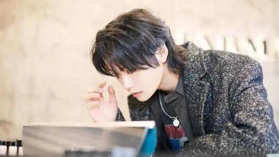 禁欲清冷小哥「肖宇梁」可爱又迷人的天才少年.