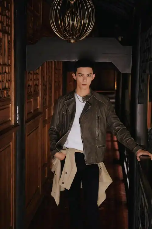 吴磊林亦扬#wl#吴磊在暴雪时分#好俊的寸头小子