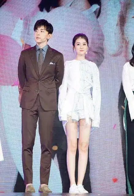 邓伦到底有没有185?组图揭秘._身高