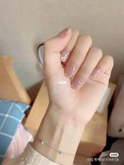 黄黑皮小短手的美甲