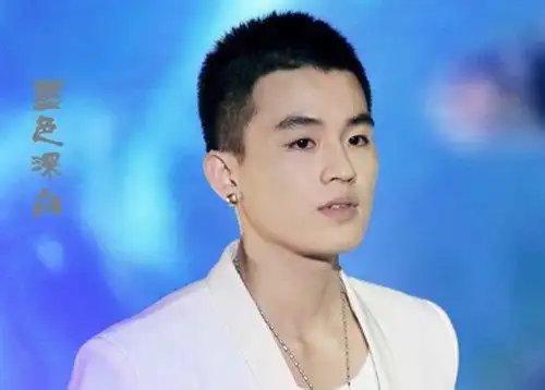 男生板寸头与小平头有区别吗都那么短 2019男生板寸头新造型上线