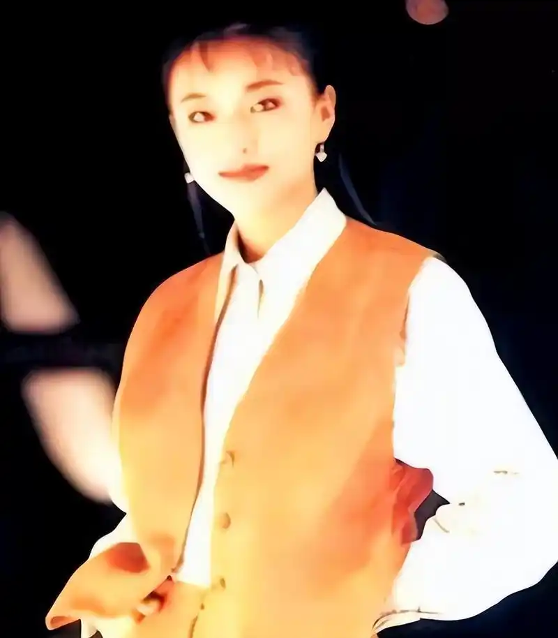 韩红年轻时获得过选美冠军?看完她18岁的照片,网友:恕我眼拙!