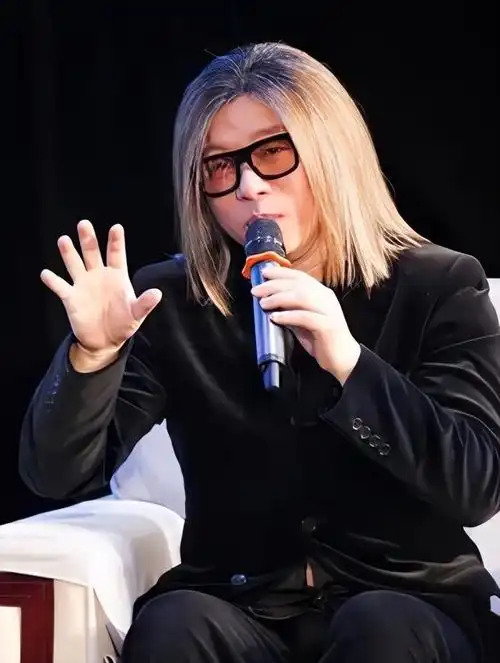 8年感情随风散,年届六旬仍孤身一人,歌手郭峰把一生都献给了音乐_腾讯