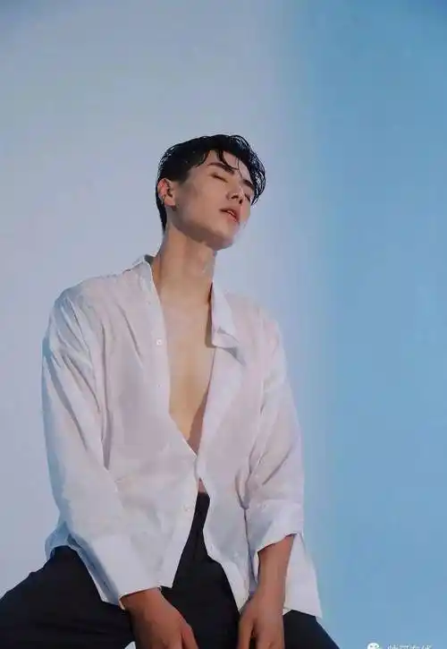 188cm腹肌痞帅男星新剧秀腹肌,从此斯文败类男主有了脸!