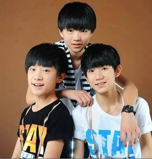 刚出道时的tfboys