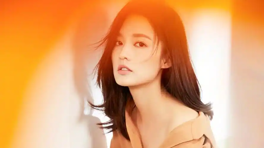 李沁明星风尚壁纸1