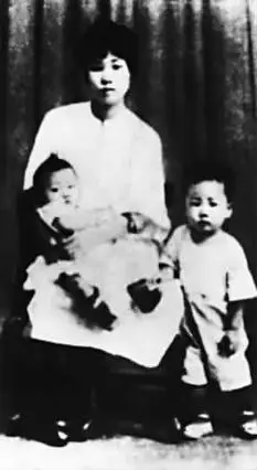 杨开慧遗事:从不喜欢打扮,竟托人买镜子与化妆品