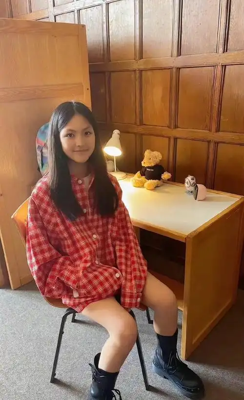 12岁王诗龄晒留学照片身材变化太大差点认不出