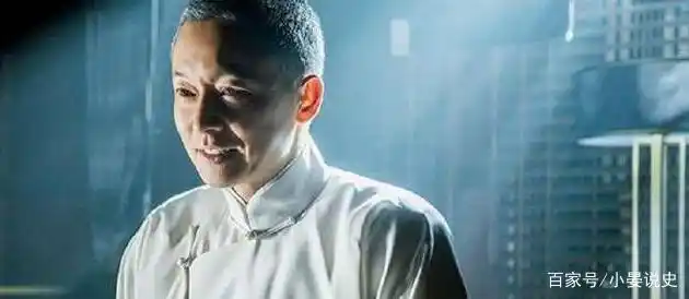 青帮大佬黄金荣晚年竟然在门扫大街