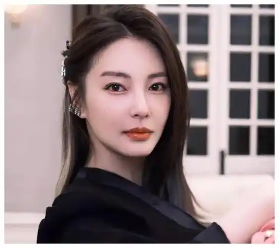 张雨绮美丽脸庞瞬间瓦解,300亿身价或将烟消云散,现实曝光!