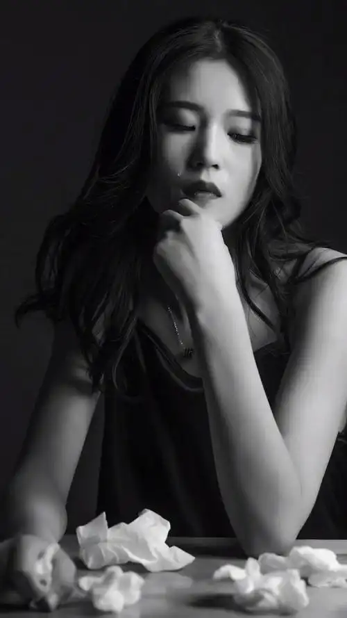 原来网红伤感写真是这样拍的,真相大白了@{uid:1502349662339070,nick