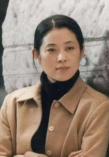 倪萍:两段失败的婚姻,三婚嫁给杨亚洲,苦尽甘来无遗憾_王文澜_感情