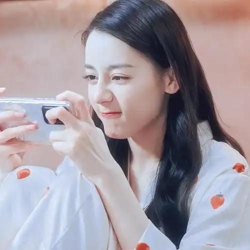 迪丽热巴乔晶晶迪丽热巴你是我的荣耀想rua小猪包乔晶晶