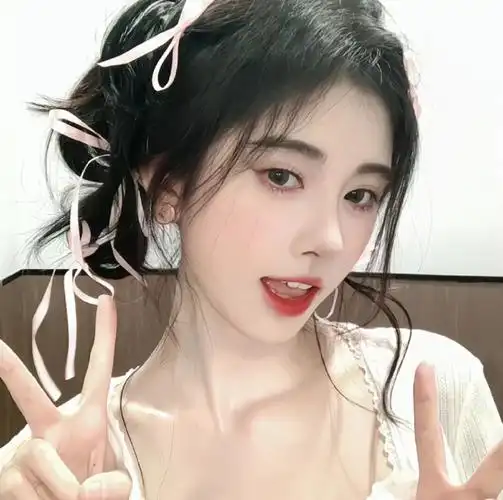 鞠婧祎的照片好适合当头像