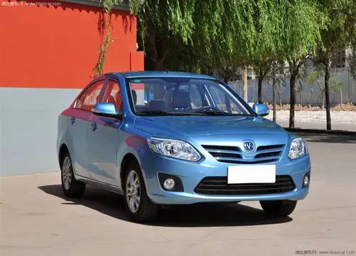 新车上市 正文     2012年6月20日,长安汽车推出了小型车悦翔v3