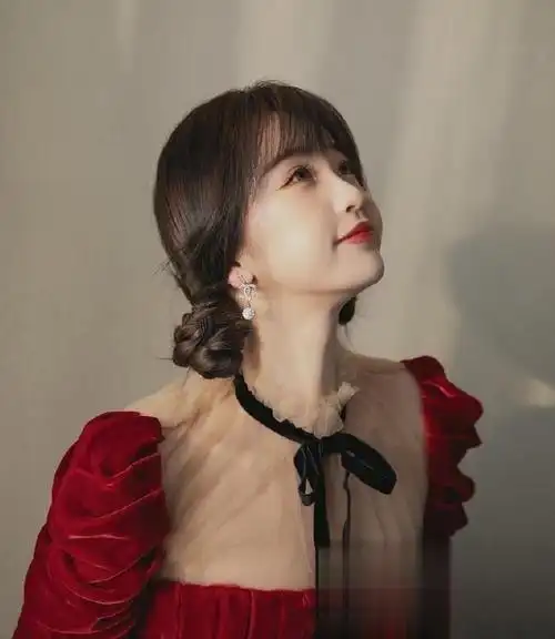 虞书欣发型合集 女团必备发型推荐