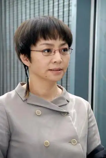 英达:与宋丹丹离婚后娶北大才女梁欢,看上她的美貌还是才华?