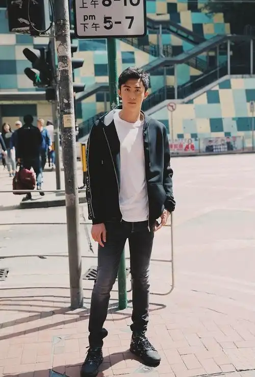 发布于 2021-05-25 01:43黄景瑜