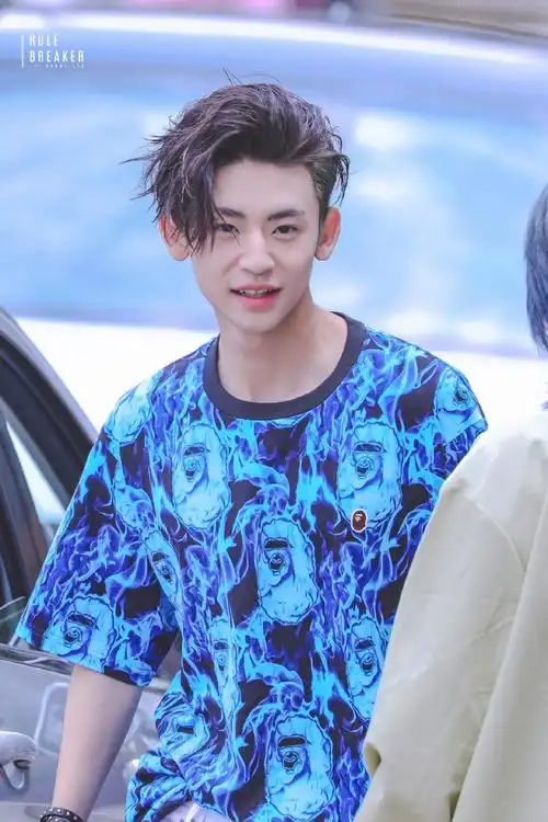 小鬼王琳凯新手驾到